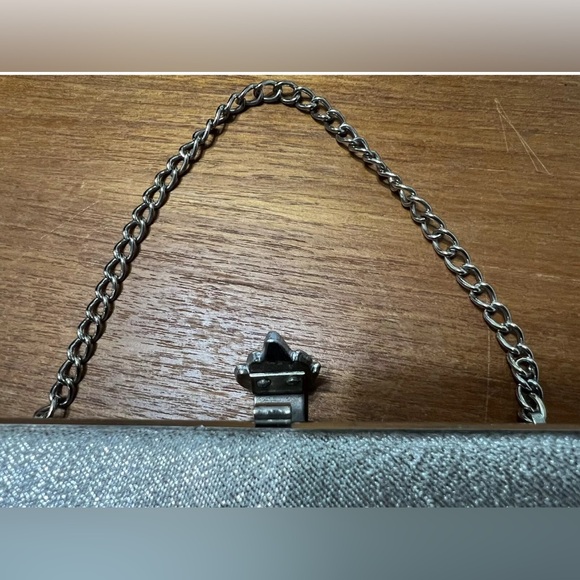 Vintage Silver Clutch Purse Leaf Clasp Hidden Chain MCM Metallic Textured Fabric - Picture 13 of 13
